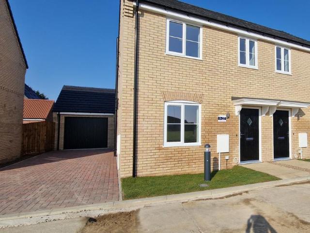 3 bedroom semi detached house to rent