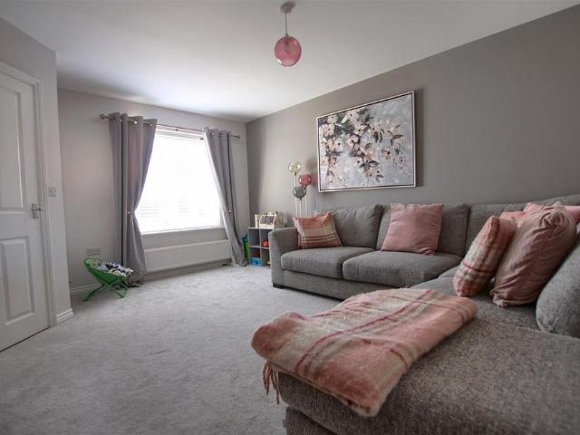 3 bedroom semi detached house to rent