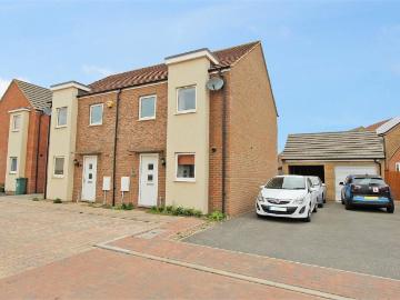 3 bedroom semi detached house to rent