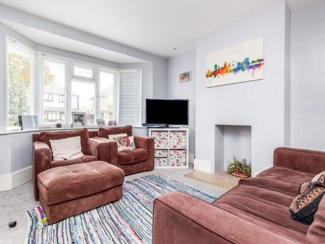 3 bedroom semi detached house to rent