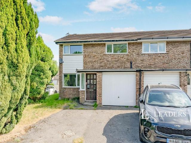 3 bedroom semi detached house to rent