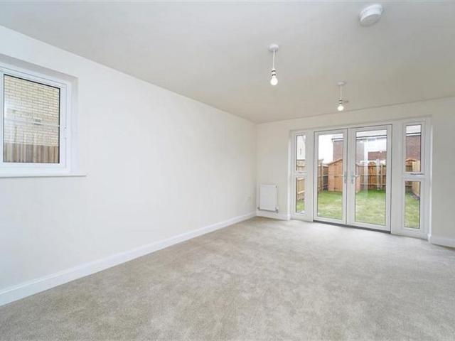 3 bedroom semi detached house to rent