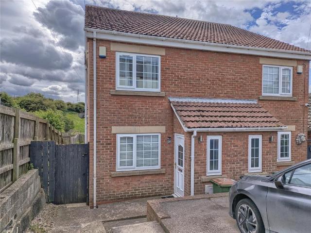 3 bedroom semi detached house to rent