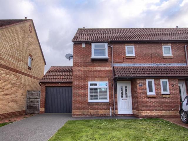 3 bedroom semi detached house to rent