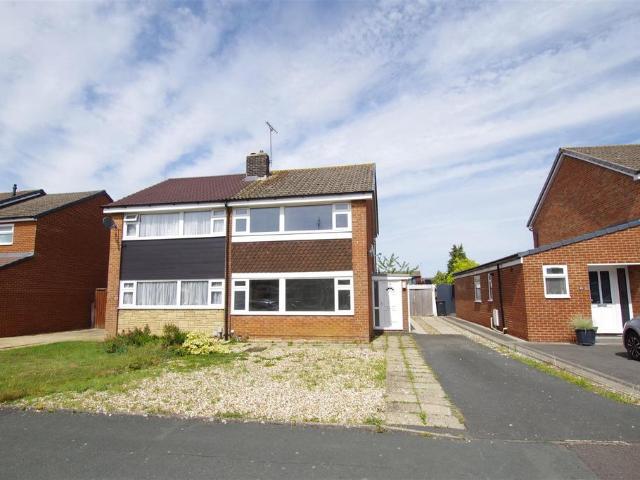 3 bedroom semi detached house to rent