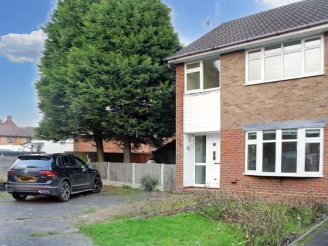 3 bedroom semi detached house to rent