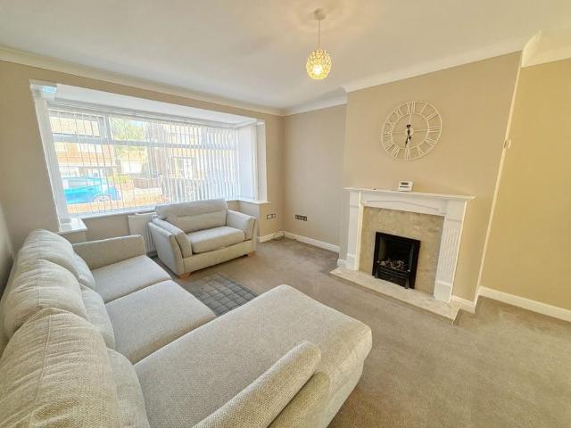 3 bedroom semi detached house to rent