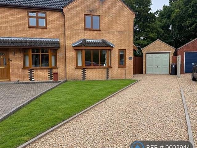 3 bedroom semi detached house to rent