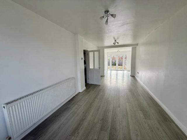 3 bedroom semi detached house to rent