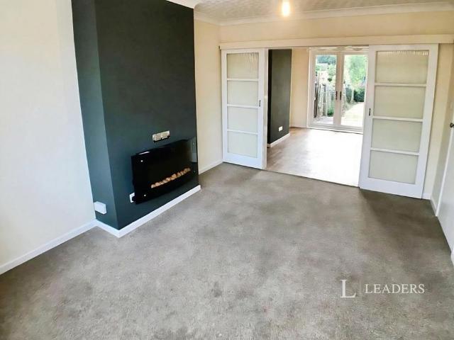 3 bedroom semi detached house to rent