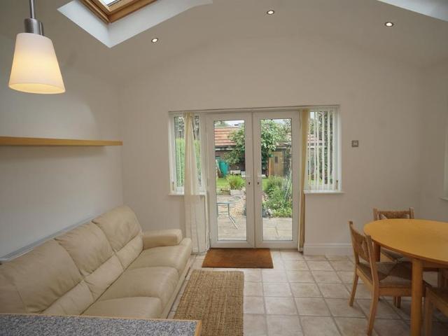 3 bedroom semi detached house to rent