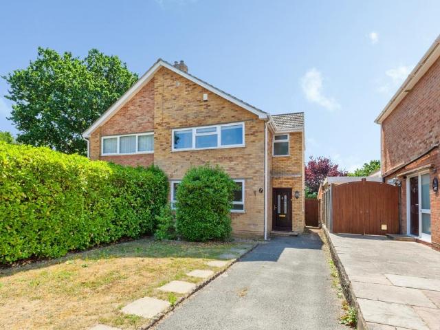 3 bedroom semi detached house to rent