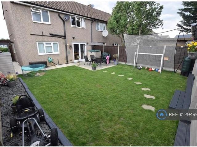 3 bedroom semi detached house to rent