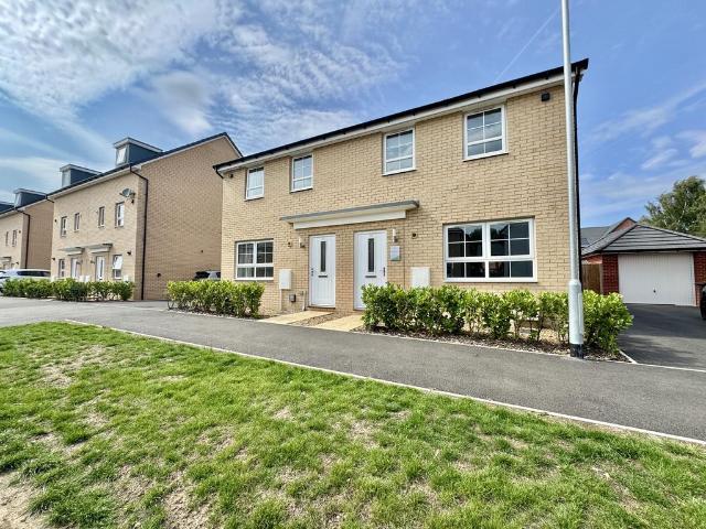 3 bedroom semi detached house to rent