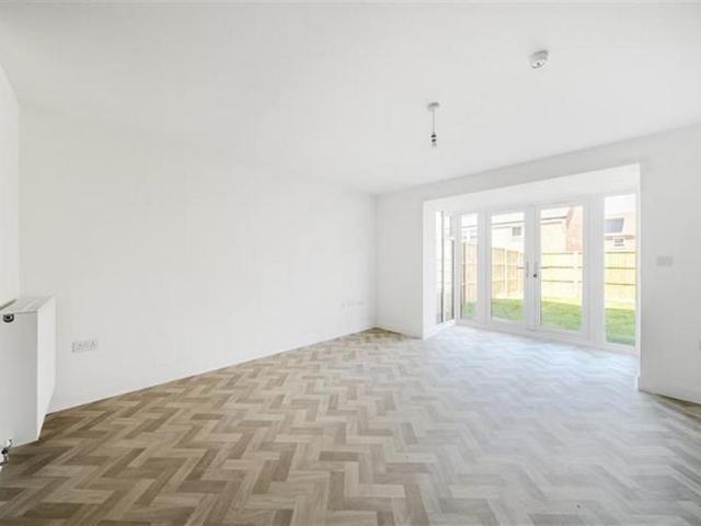 3 bedroom semi detached house to rent