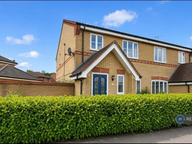 3 bedroom semi detached house to rent