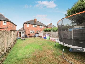 3 bedroom semi detached house to rent