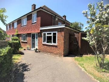 3 bedroom semi detached house to rent