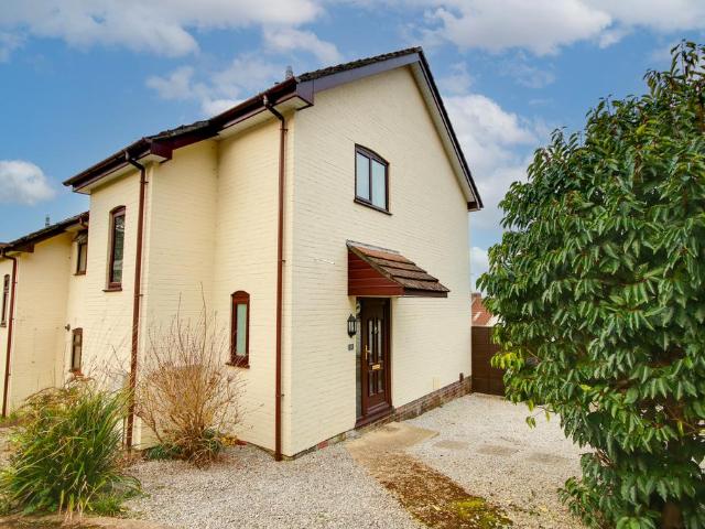 3 bedroom semi detached house to rent