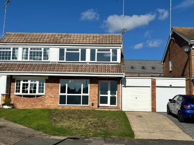 3 bedroom semi detached house to rent
