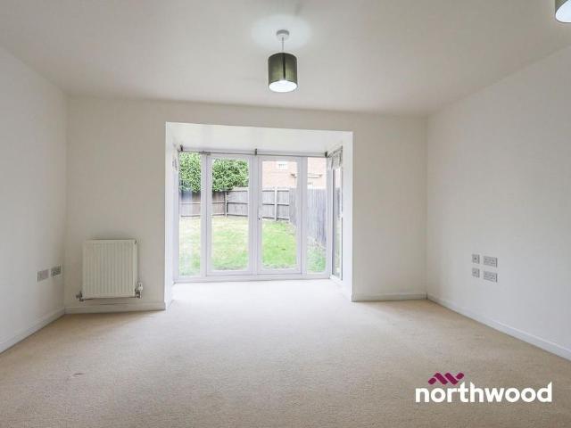 3 bedroom semi detached house to rent
