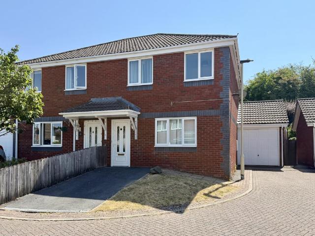 3 bedroom semi detached house to rent