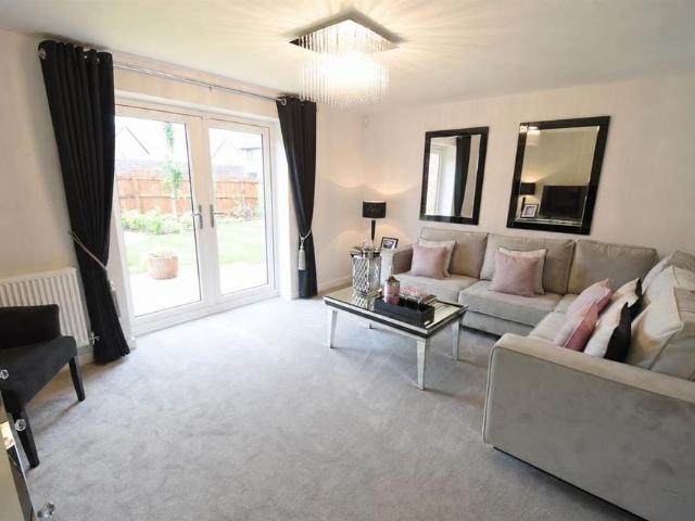 3 bedroom semi detached house to rent