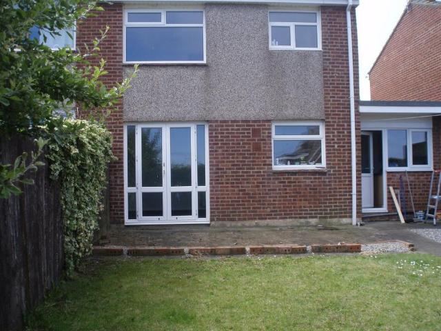 3 bedroom semi detached house to rent