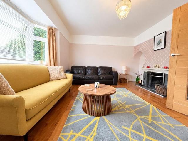 3 bedroom semi detached house to rent