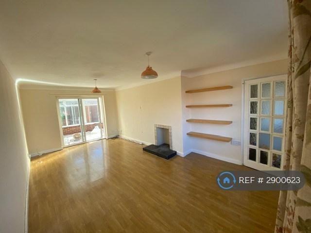 3 bedroom semi detached house to rent