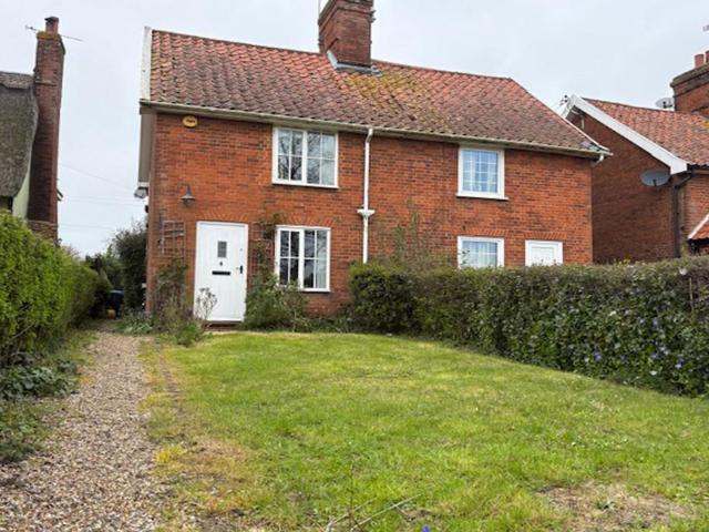 3 bedroom semi detached house to rent