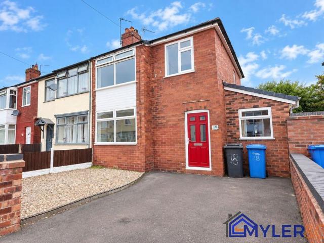 3 bedroom semi detached house to rent