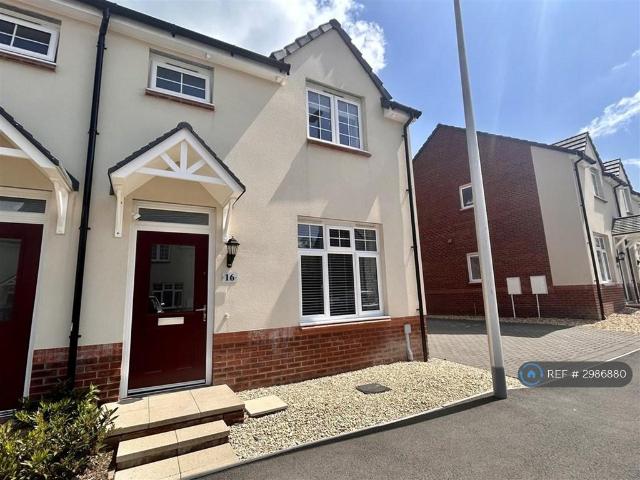 3 bedroom semi detached house to rent