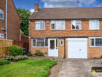 3 bedroom semi detached house to rent