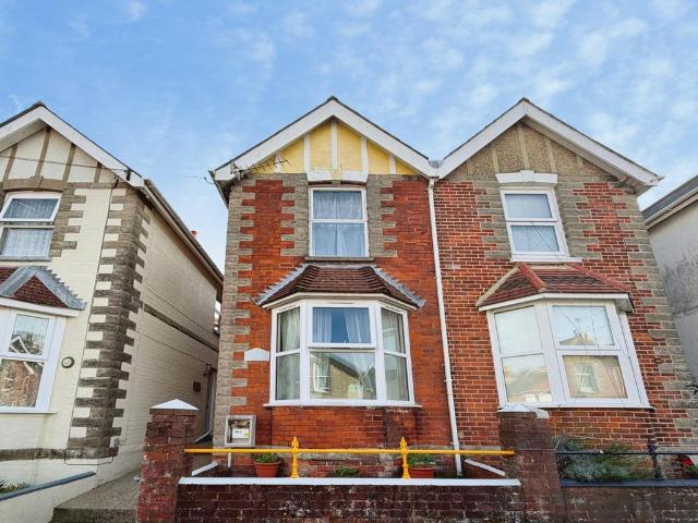 3 bedroom semi detached house to rent