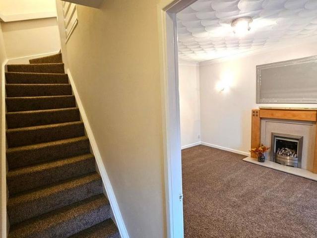 3 bedroom semi detached house to rent
