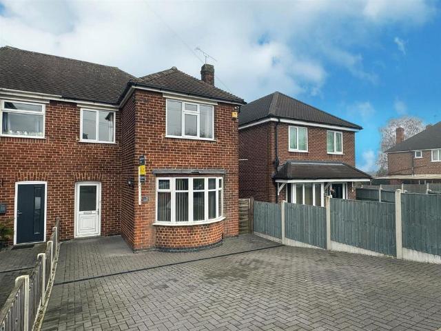 3 bedroom semi detached house to rent