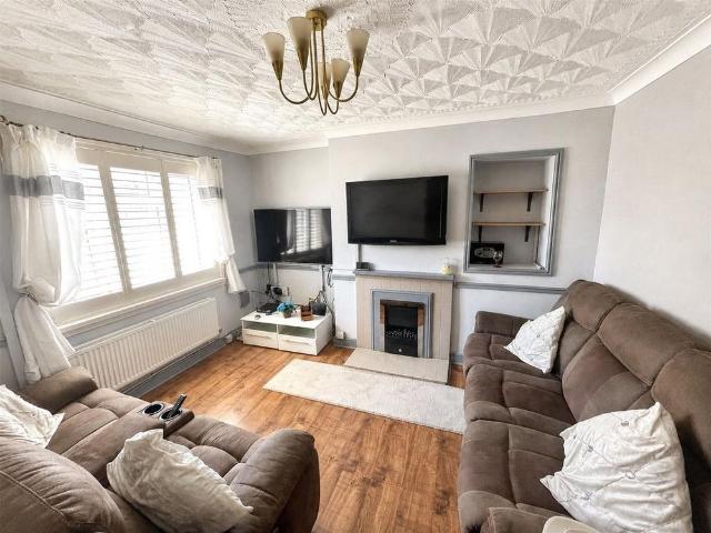 3 bedroom semi detached house to rent