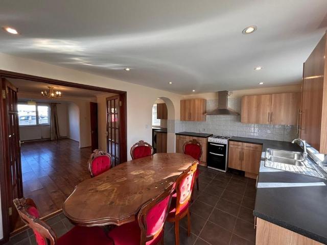 3 bedroom semi detached house to rent