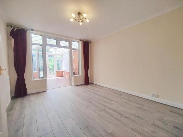 3 bedroom semi detached house to rent
