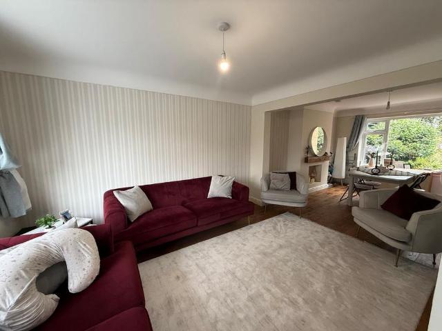 3 bedroom semi detached house to rent