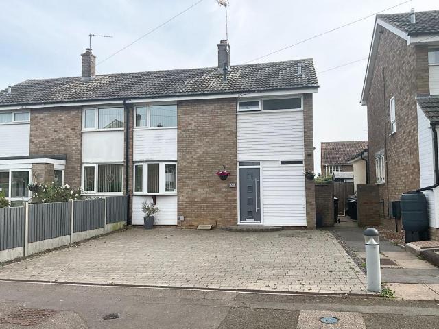 3 bedroom semi detached house to rent