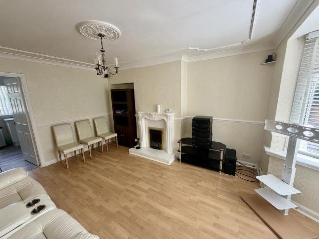 3 bedroom semi detached house to rent