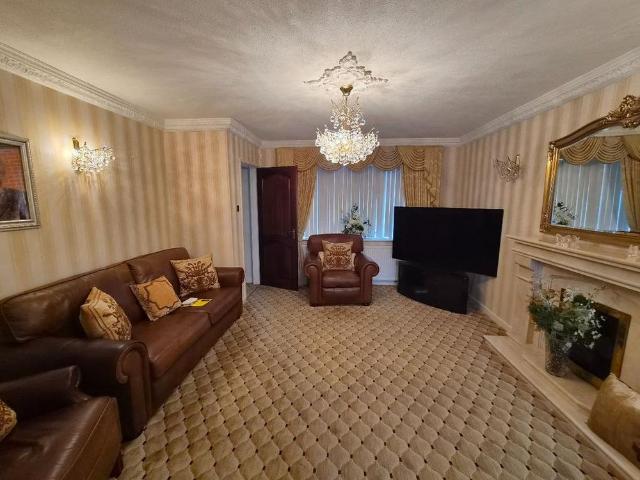 3 bedroom semi detached house to rent