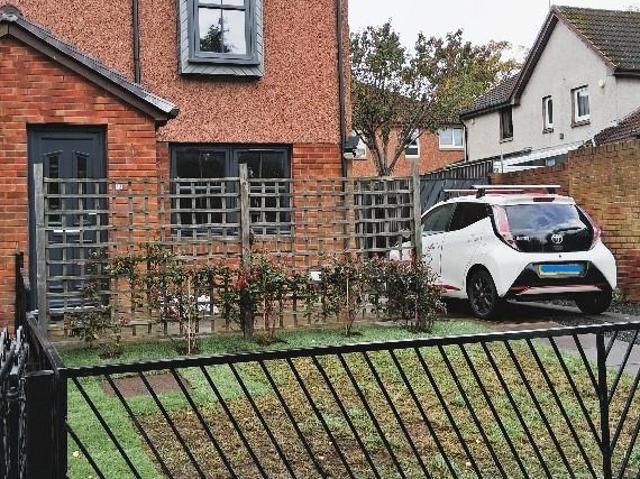 3 bedroom semi detached house to rent