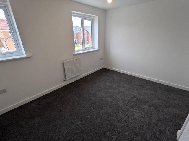 3 bedroom semi detached house to rent