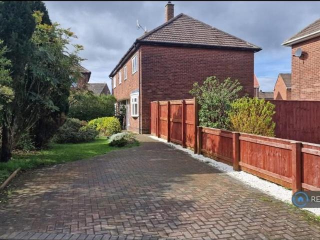 3 bedroom semi detached house to rent