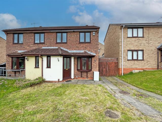 3 bedroom Semi detached house to rent