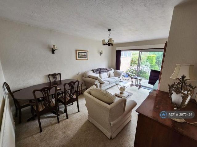 2 bedroom semi detached house to rent