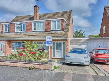 3 bedroom semi detached house to rent